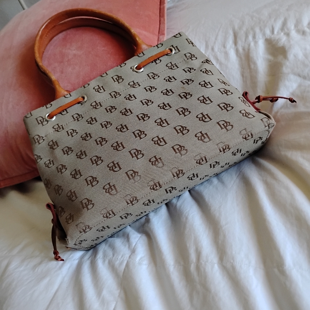 Dooney and Bourke vintage shoulder bag - Picture 2 of 5